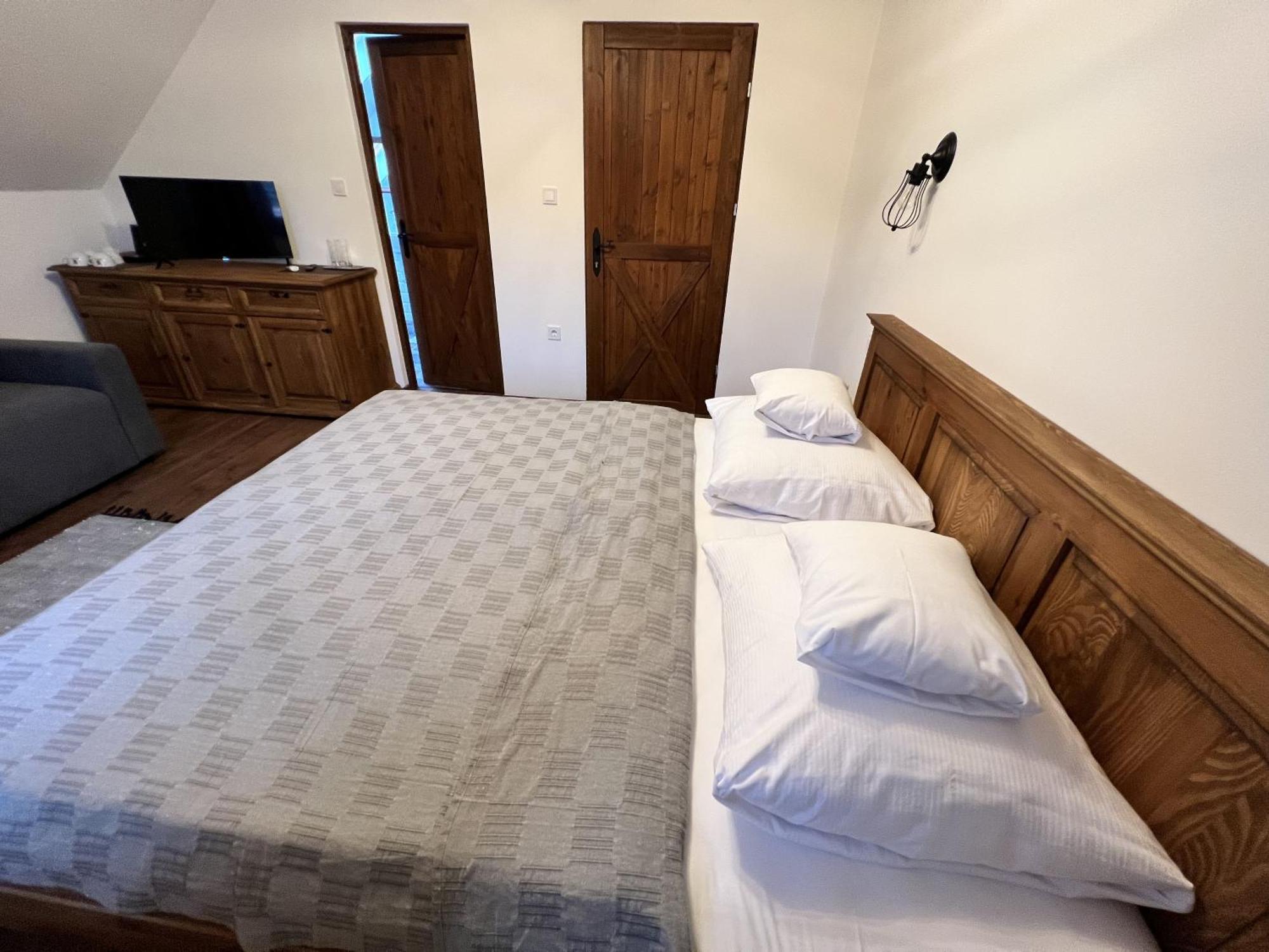 Bed and Breakfast Pilisi Lovas Major, Dorog Zewnętrze zdjęcie