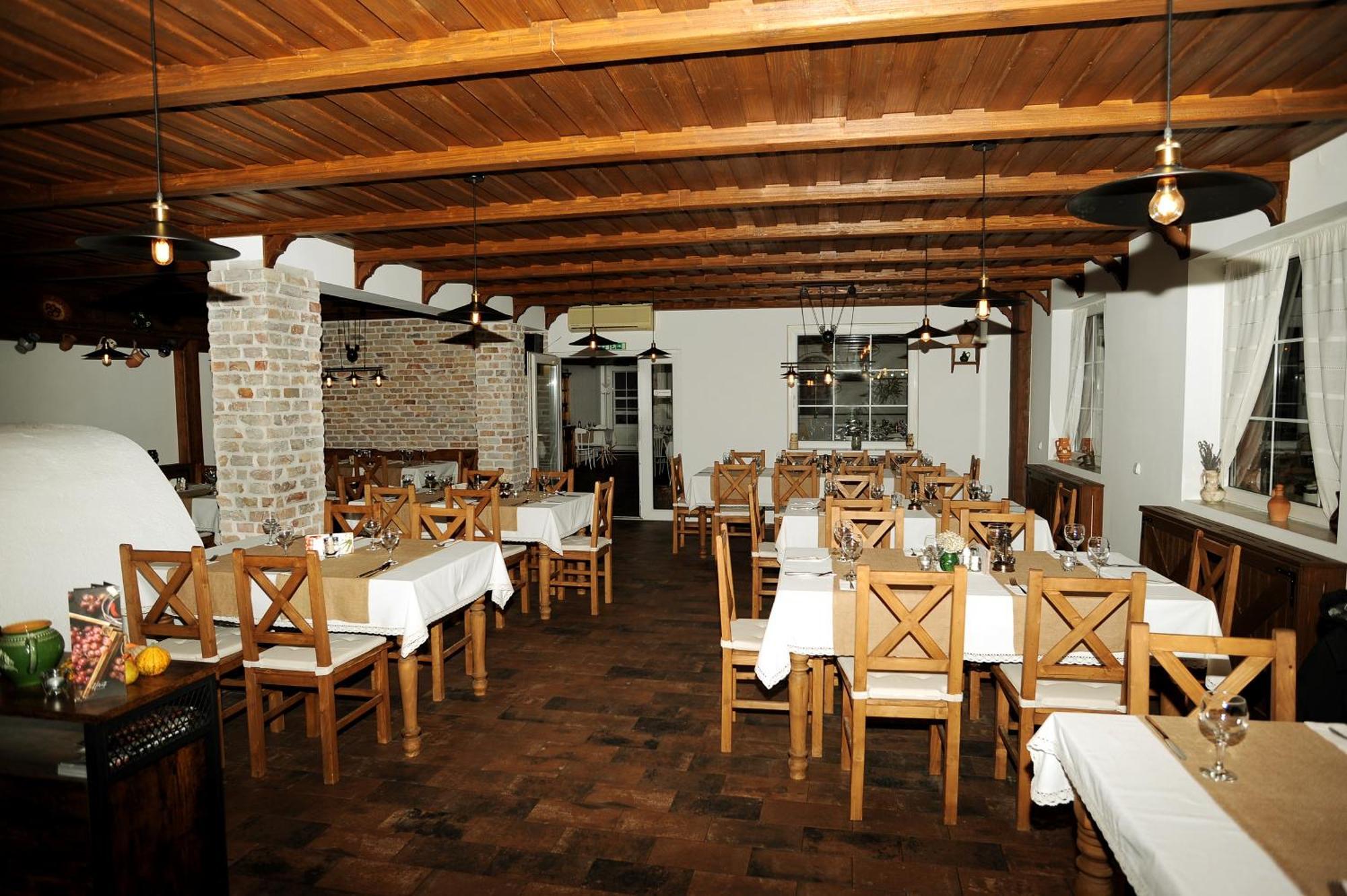 Bed and Breakfast Pilisi Lovas Major, Dorog Zewnętrze zdjęcie