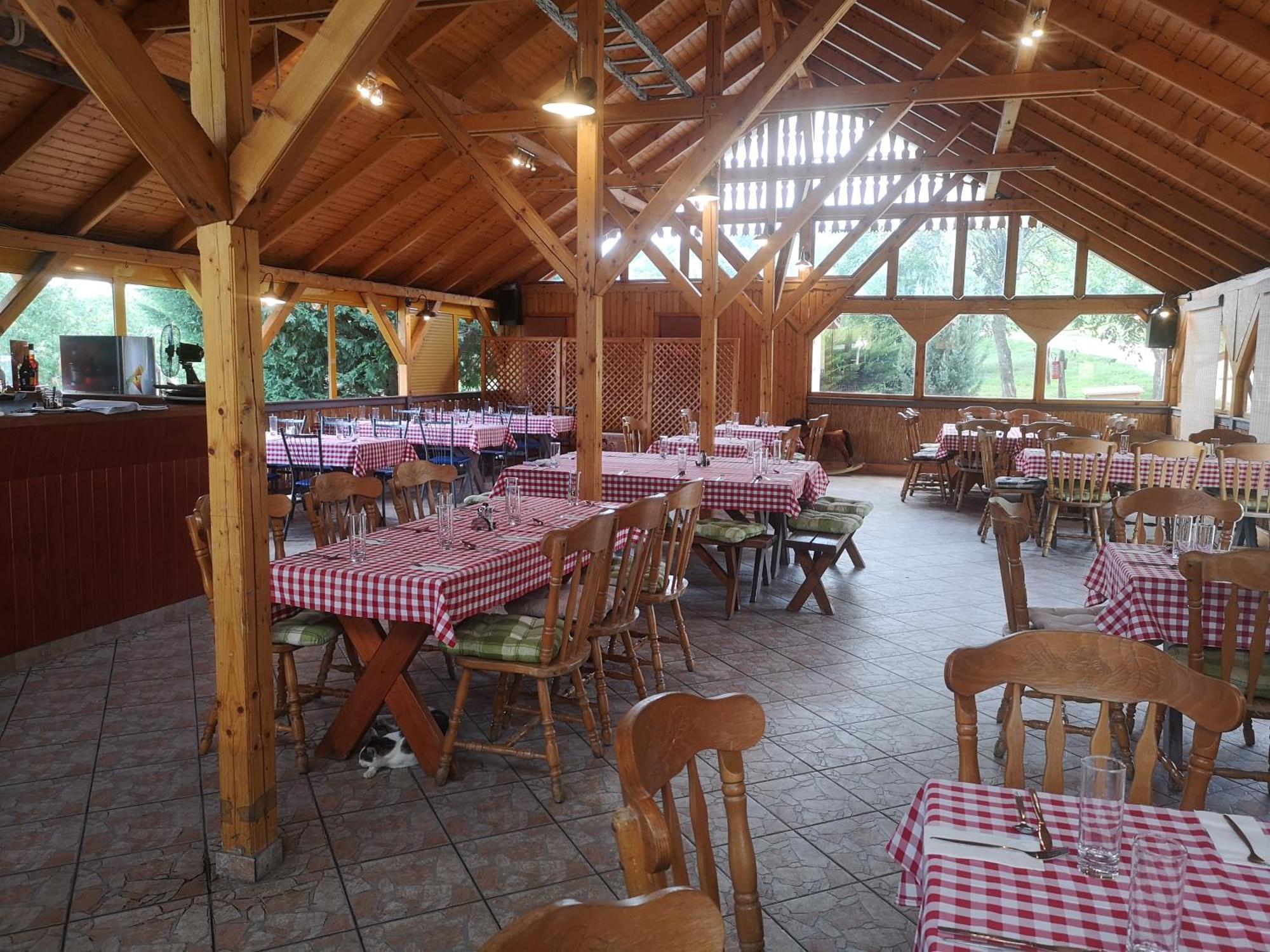 Bed and Breakfast Pilisi Lovas Major, Dorog Zewnętrze zdjęcie