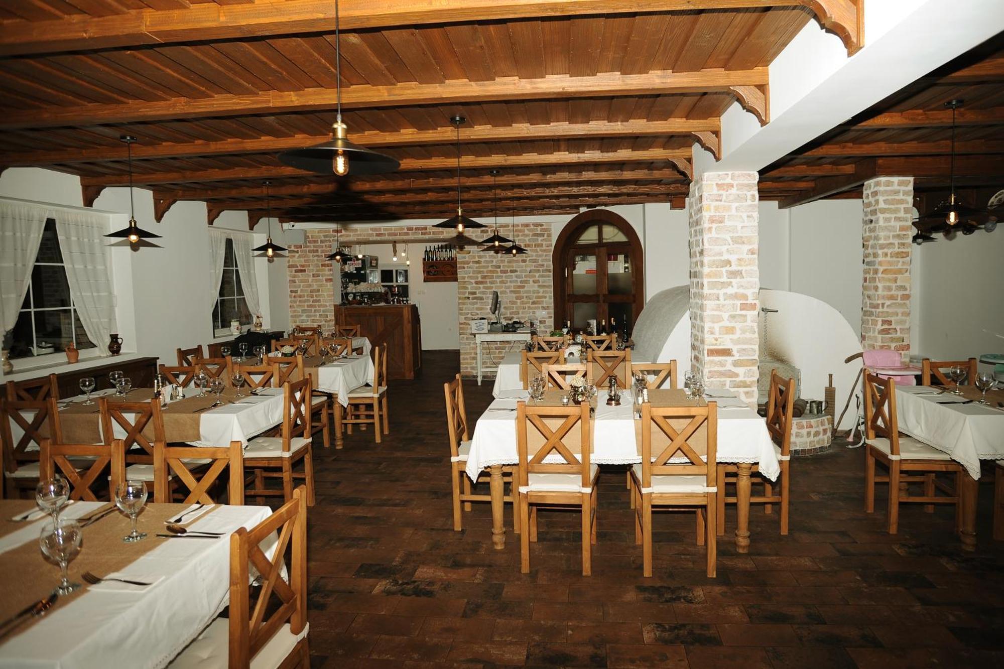 Bed and Breakfast Pilisi Lovas Major, Dorog Zewnętrze zdjęcie